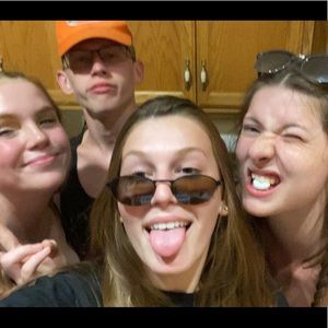 Meet your Posher, Anna